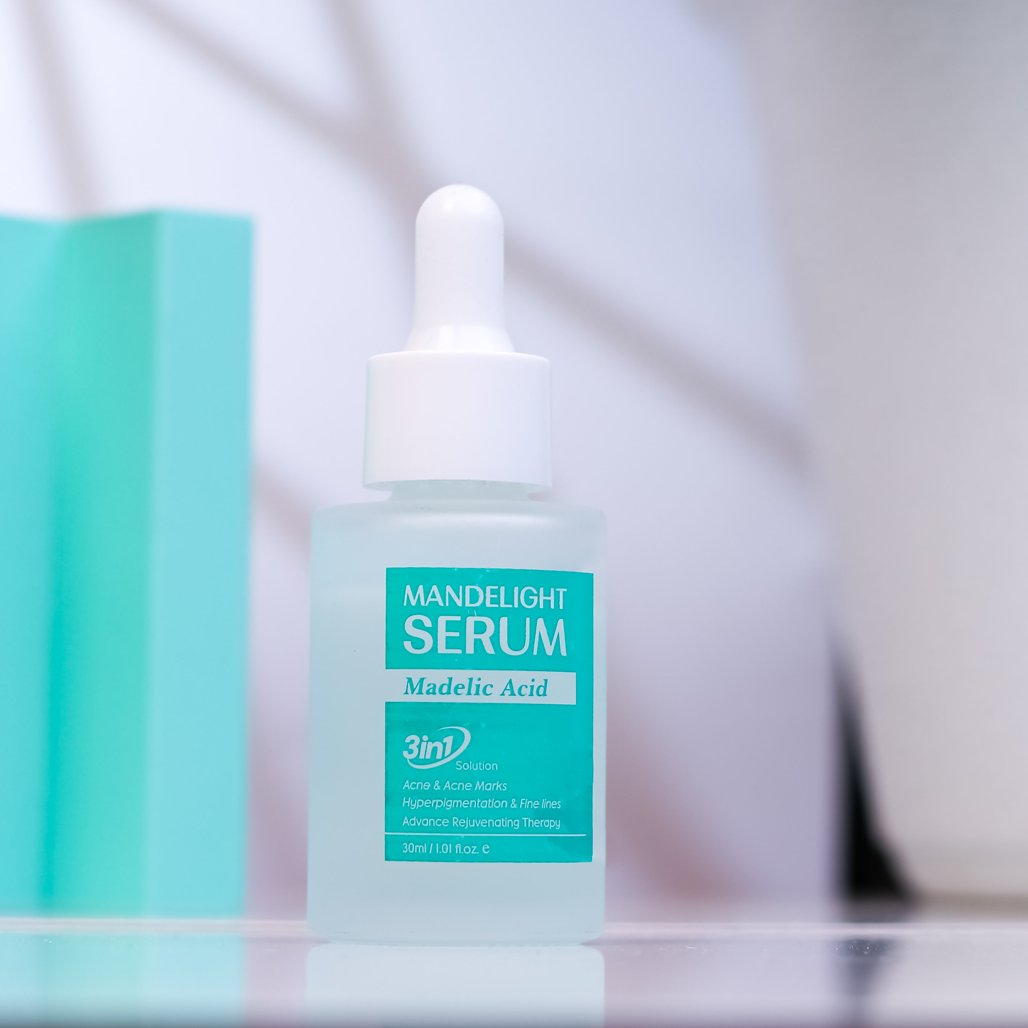 Mandelight Serum