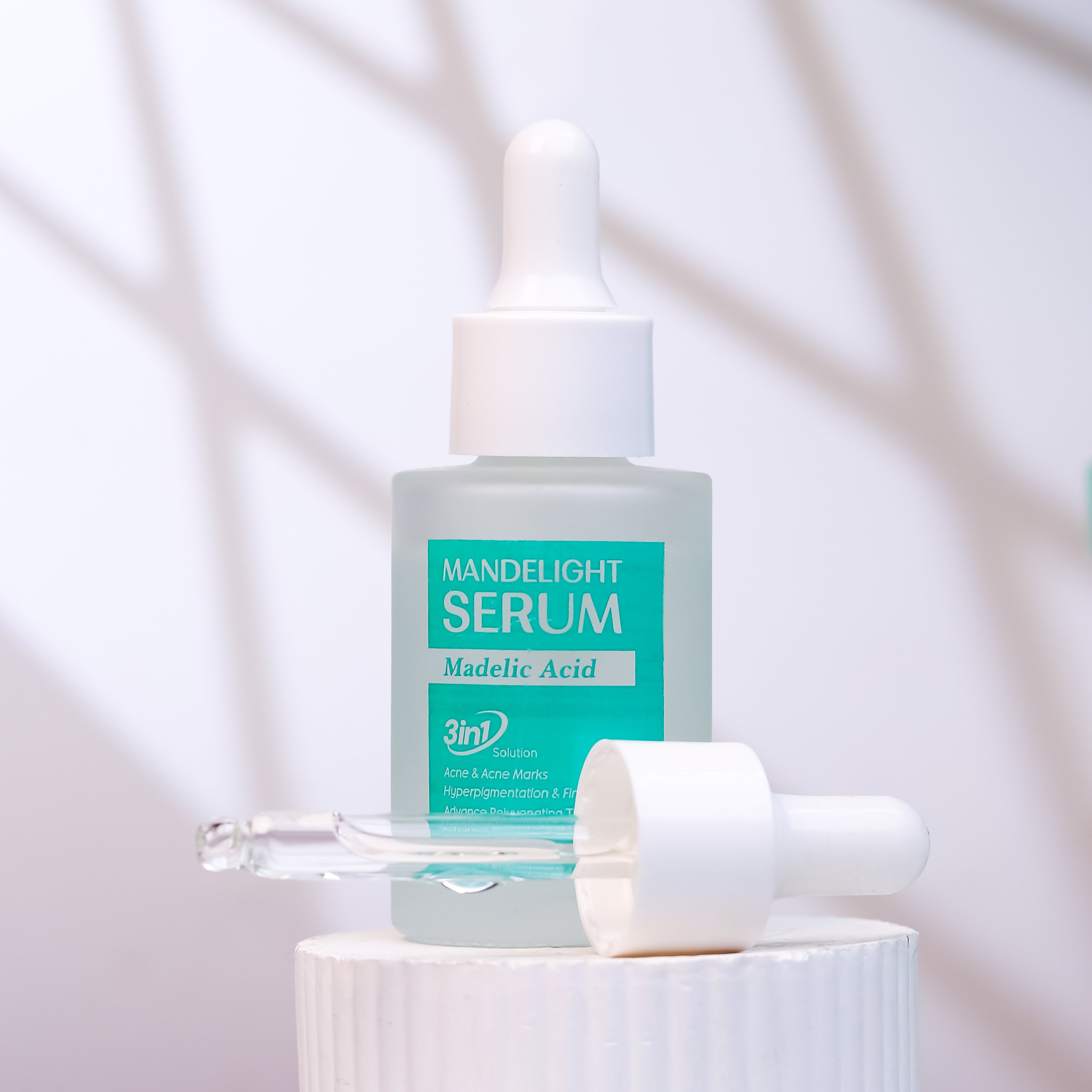 Mandelight Serum