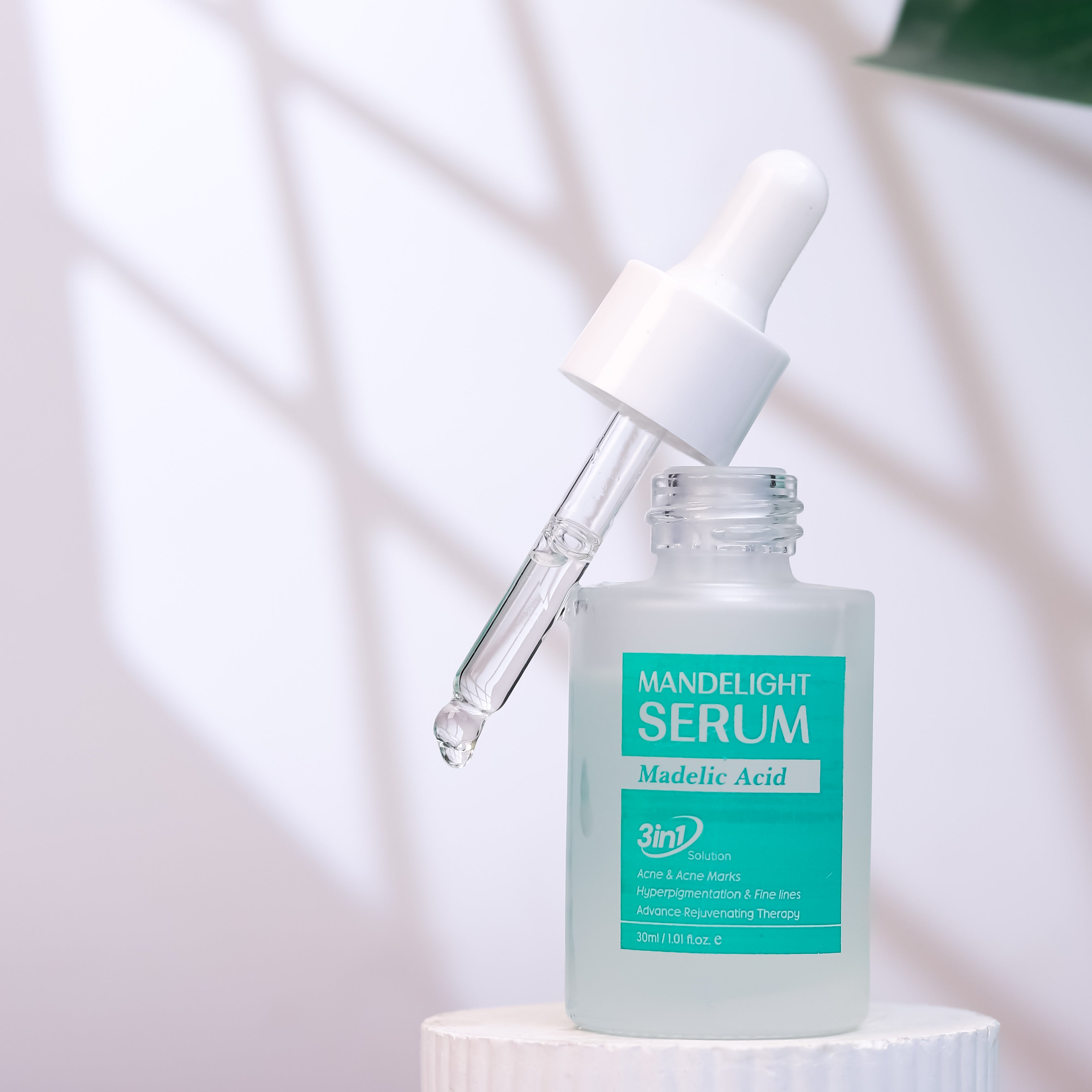 Mandelight Serum